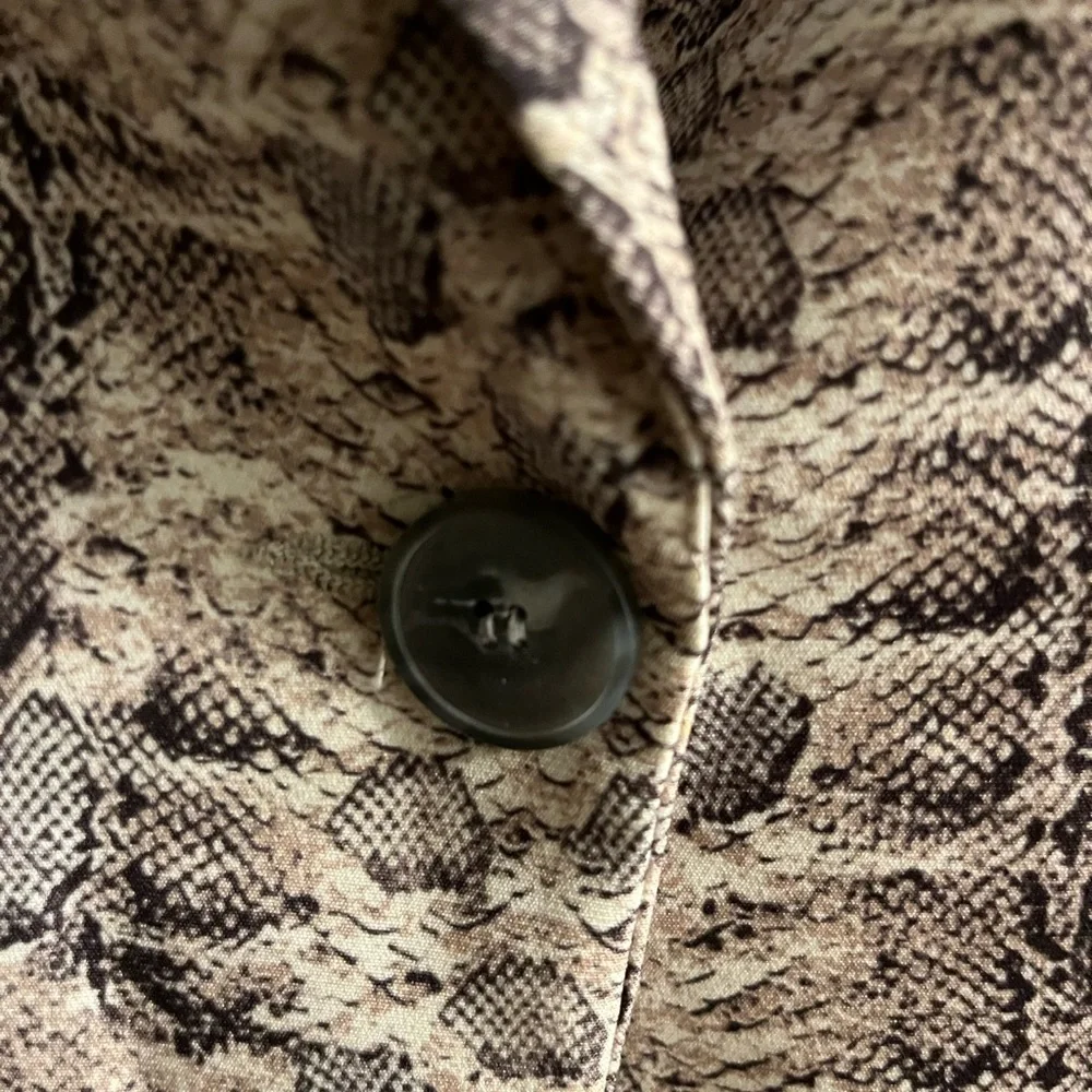Size 4 python print blazer - Picture 3 of 3
